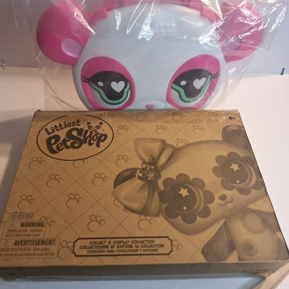 Littlest Pet Shop Collect & Display Collection Set. New With Pets Included